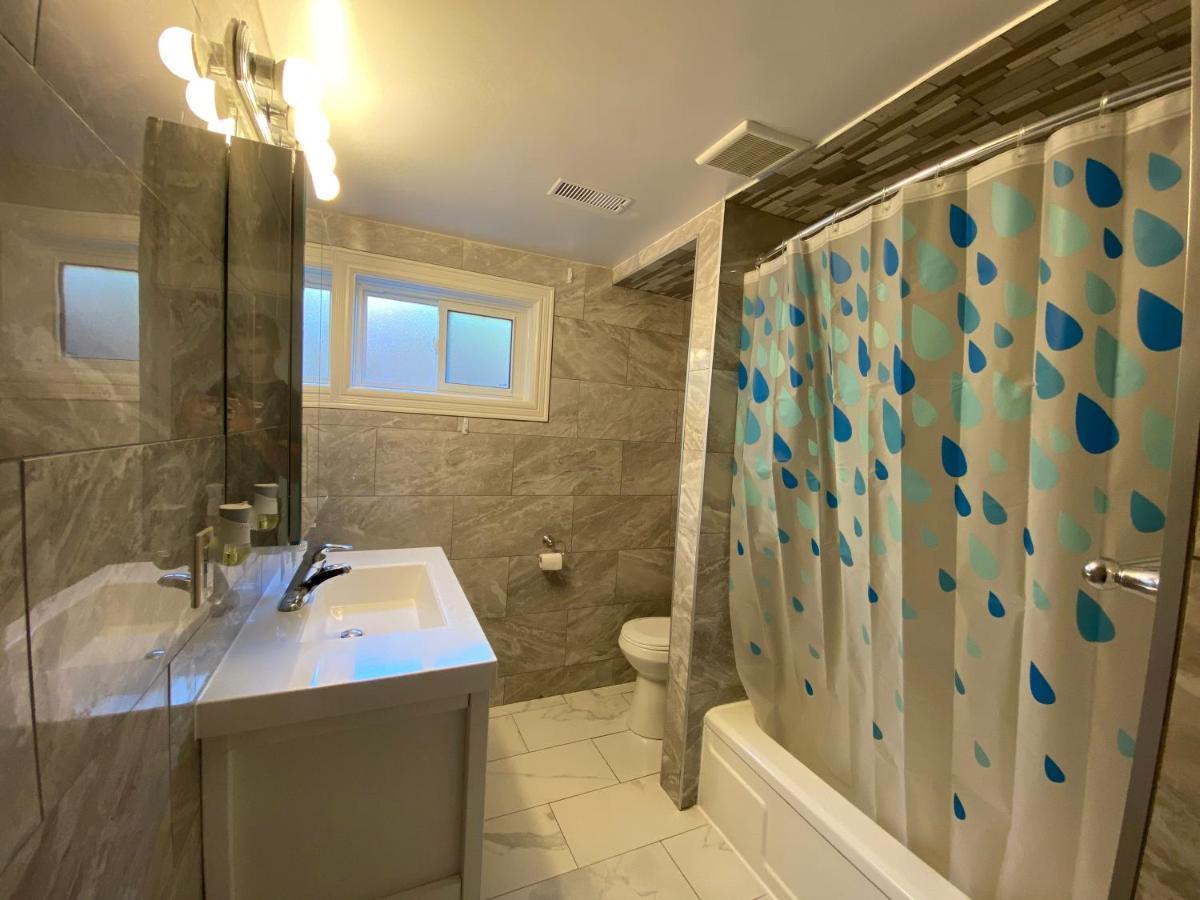 Yonge And Finch Subway !S Spacious And Modern Private Bd With Shared Bathroom Toronto Exterior photo